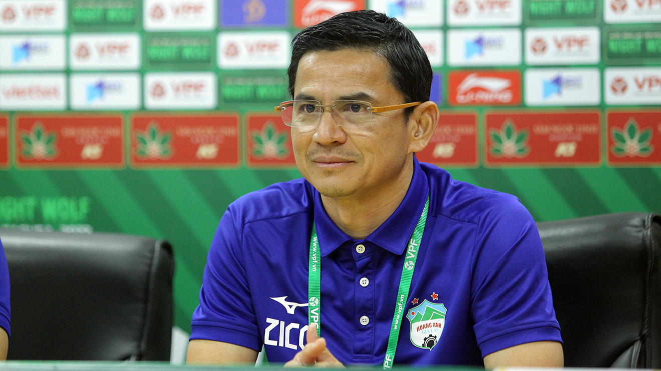 HLV Kiatisuk: 'Không dễ để giành 3 điểm tại V-League'