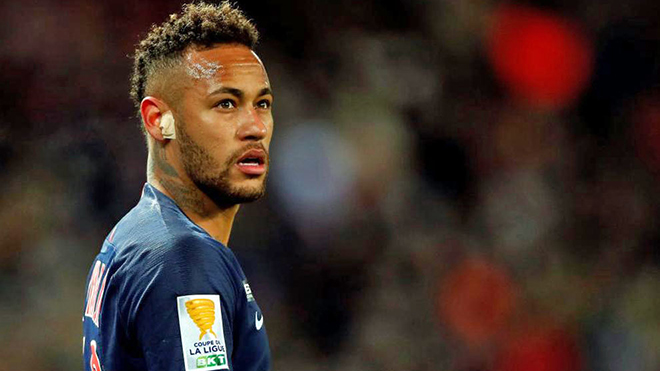 Neymar bị cấm thi đấu 3 trận vì đấm cổ động viên